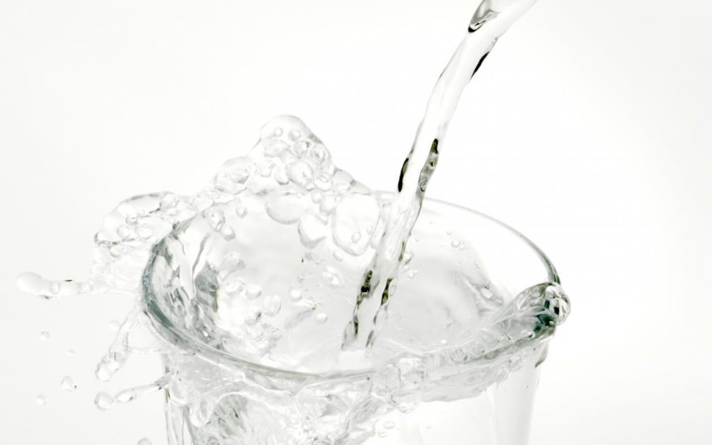 シリカ水と水素水の比較をしてみる【シリカ水メーカーの人間が裏事情バラします】
