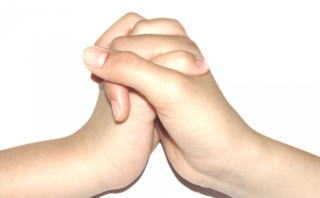 鼻づまりをラクにするポーズ